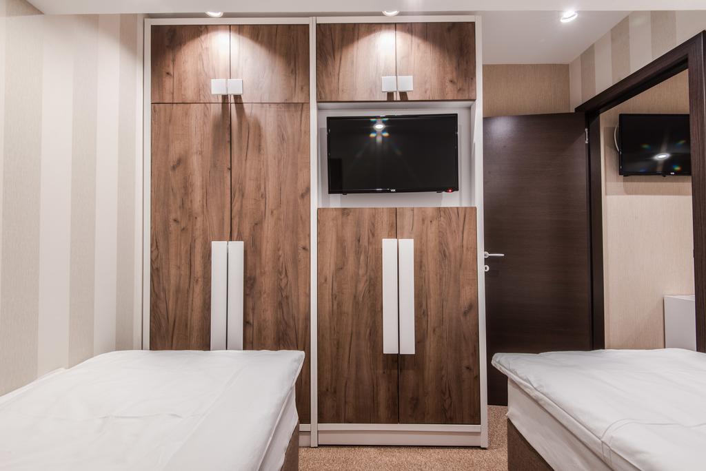 Centrum Sobe Rooms Чачак Екстер'єр фото